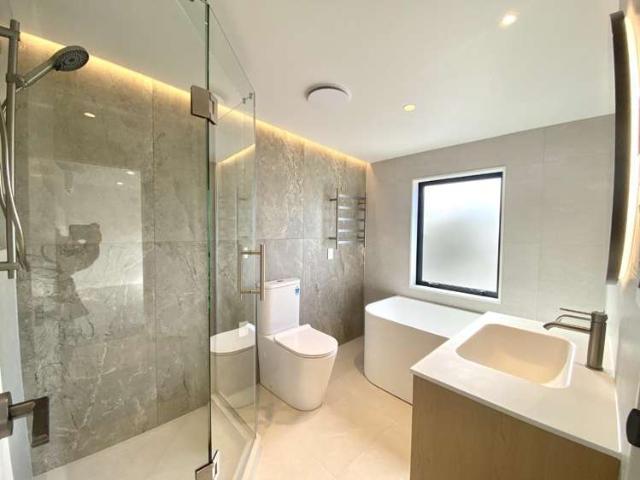 12A Tenterden Ave, 1728, Auckland City