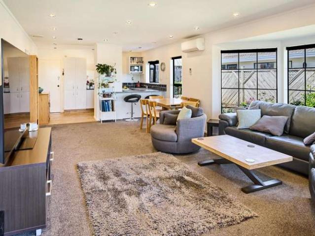 12b Kentwood Drive, Woodridge, Wellington City