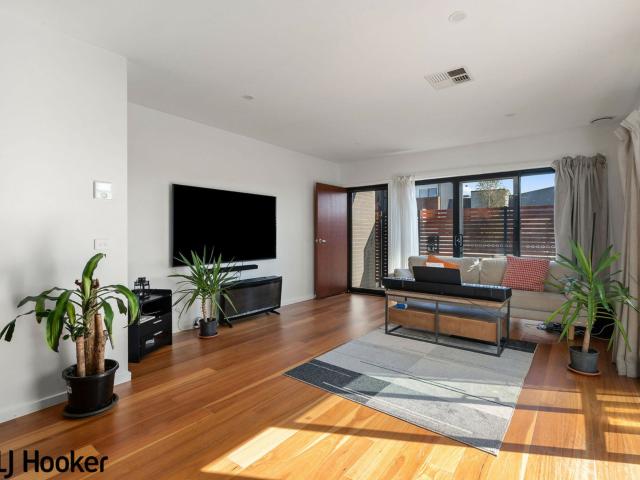 12b harold white coombs act townhouse for rent lj hooker