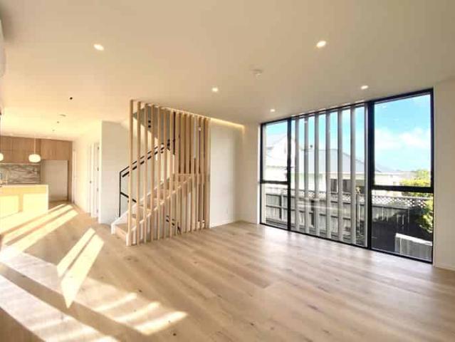 12B Tenterden Ave, Mount Eden, Auckland City