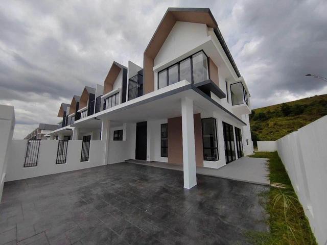 12Ft End Lot 22x80 4R4B Freehold 2 Storey House Salak Tinggi