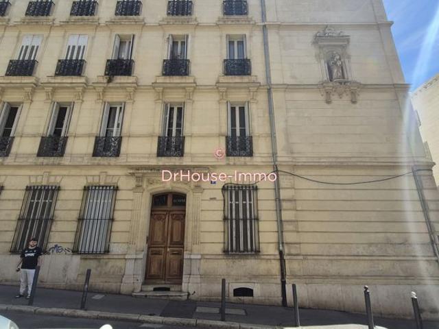 13001 LES REFORES / SAINT CHARLES magnifique T3 de 102 m² vendu libre