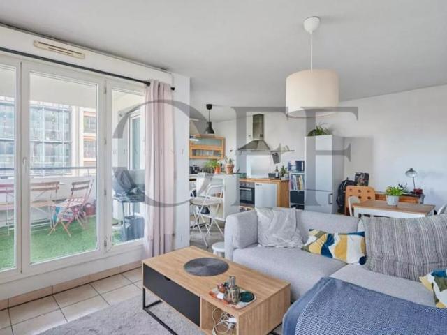 13002 MARSEILLE Appartement Moderne à La Joliette avec Terrasse
