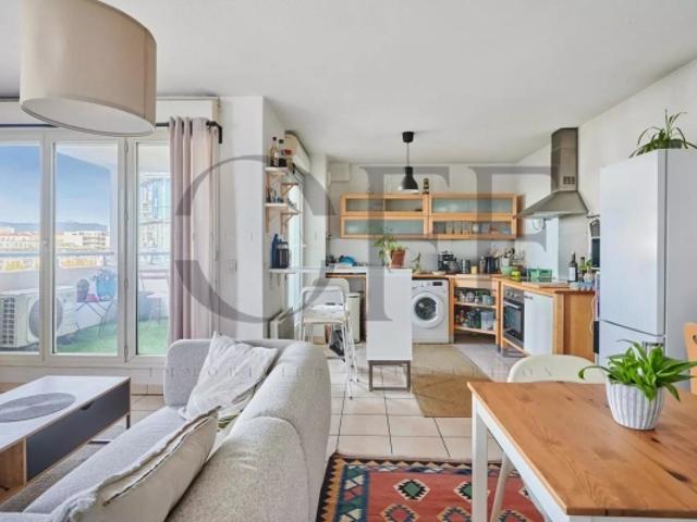 13002 MARSEILLE Appartement Moderne à La Joliette avec Terrasse