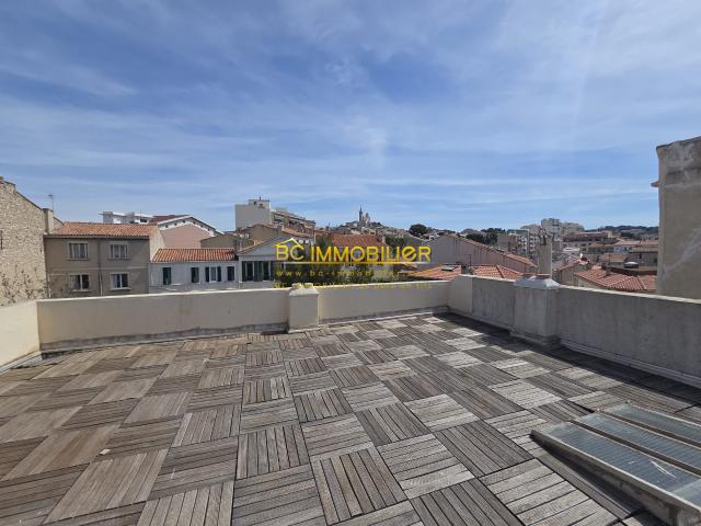 13007: BOMPARD / T2 DERNIER ETAGE + TOIT TERRASSE VUE MER ET NOTRE DAME