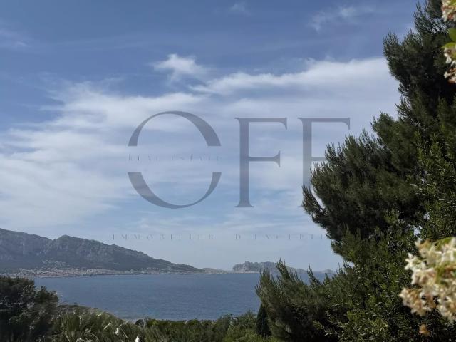 13007 MARSEILLE – Maison atypique au charme unique vue mer absolu – Calme absolu – 3 chambres
