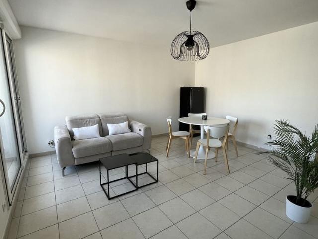 13005 MARSEILLE SAINT PIERRE À louer – Charmant T2 meublé de 46 m² avec balcon et stationnement