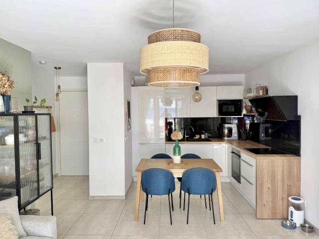 13008 BD MICHELET T2 DE 40,6M2 AVEC TERRASSE ET PLACE DE PARKING
