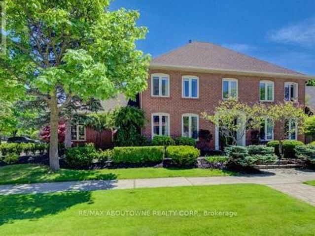 1300 Old Bridle Path, Oakville, ON, L6M 1A4 house for sale | Listing ID W13160 | Royal LePage