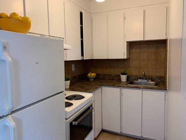 1300 Boulevard de la Côte Vertu 3 ½ [object Promise] for Rent