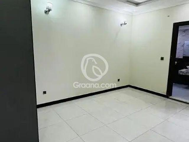 1300 Ft² Flat for Rent