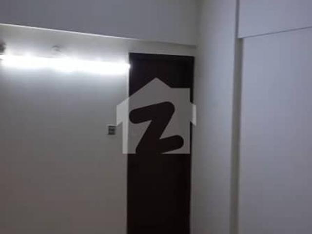 1300 Sq Ft 3 Bed DD West Open Leased 2nd Floor Well Maintained Flat Available In Johar Block 7 Very Prime Location