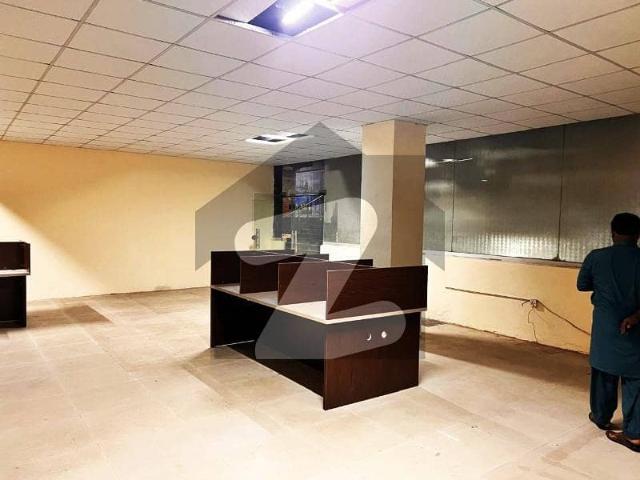 1300 Sqft Well Maintained Office Real Pics Main Boulevard Gulberg Reasonable Rent