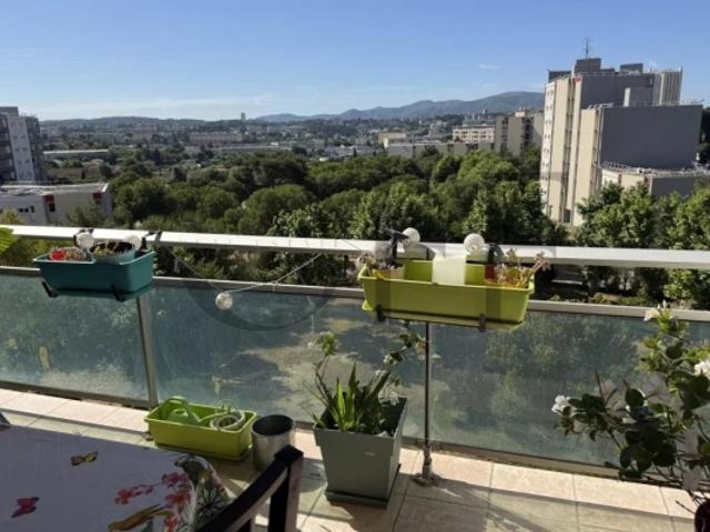 13013 Saint Mitre Appartement 3 chambres avec vue dégagée et terrasse