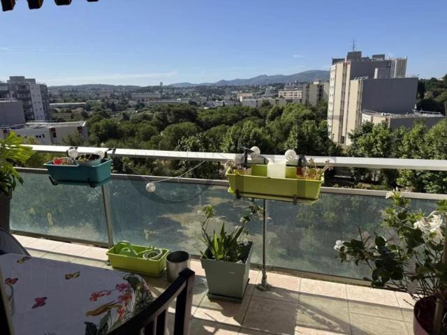 13013 Saint Mitre/Chateau Gombert Appartement 3 chambres avec vue dégagée et terrasse