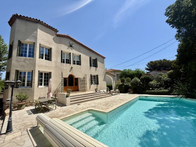 13012 SAINT BARNABÉ MAISON DE 233M2 SUR UNE PARCELLE DE 774M2 AVEC 110M2 DE GARAGE