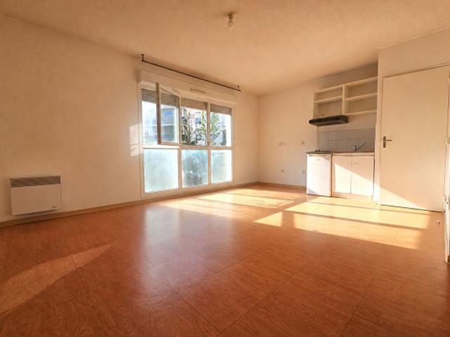 13015 St Louis Studio de 31m² Résidence récente