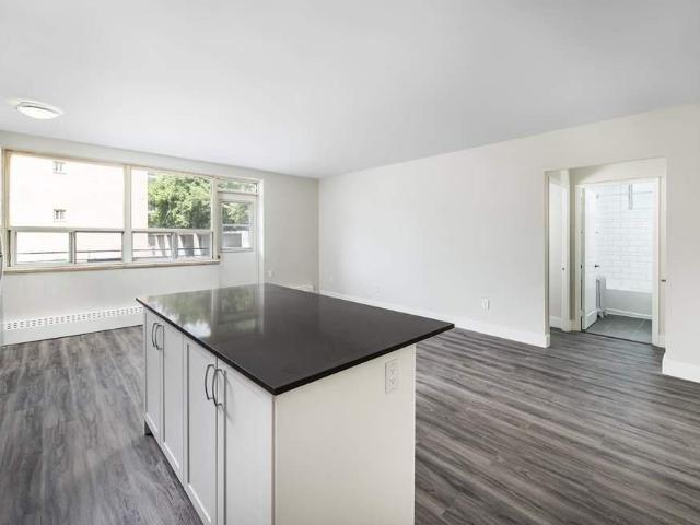1301 Dundas Street W 1 Bedroom Apartment for Rent at 1301 Dundas St W, Mississauga, ON L5C 1C9 Erindale