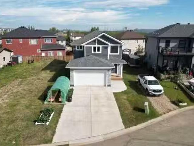 130 Arsenault Cove, Fort Mcmurray, AB, T9J 1J7 house for sal.