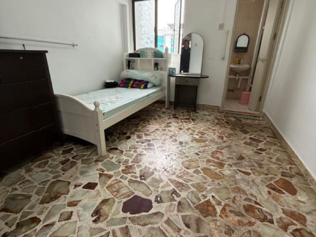 130 Bedok North Street 2 HDB Apartment For Sale, $620,000, 3 Bed 2 Bath 990 sqft $626.00 psf