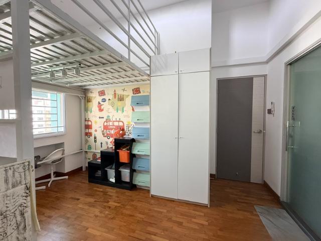 130 Edgedale Plains HDB Apartment For Sale, $638,000, 3 Bed 2 Bath 979 sqft $652.00 psf