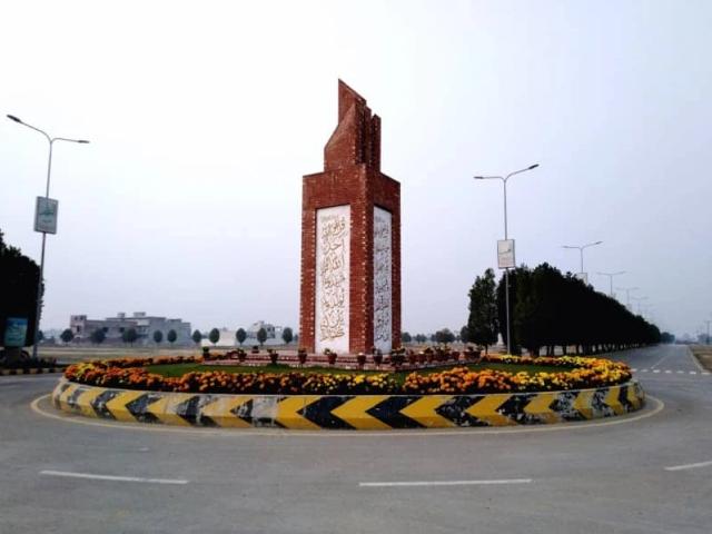 130 feet road plot ready for possession lahore grand avenues housing scheme id 91625