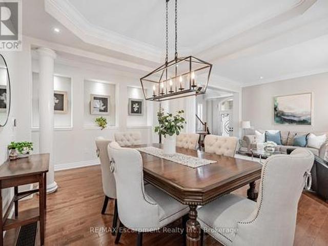 130 Innville Crescent, Oakville Br Bronte, ON, L6L 0B8 house for sale | Listing ID W12307 | Royal LePage