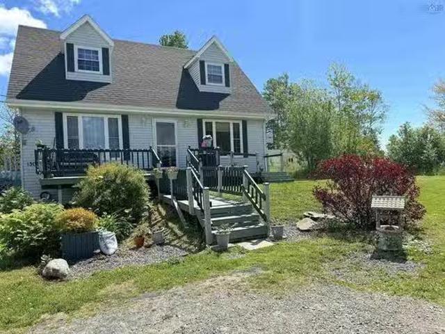 130 Old Margaree Road, Baddeck, NS, B0E 1B0 house for sale.