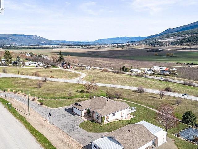 130 Overlook Place Spallumcheen, British Columbia