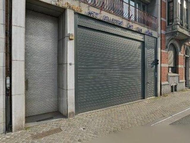 130 m2 apartment for rent in Luik
