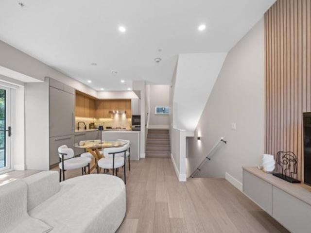 130 Woodstock Avenue W, Vancouver, BC, V5Y 0P4 townhouse for sale | Listing ID R3142 | Royal LePage