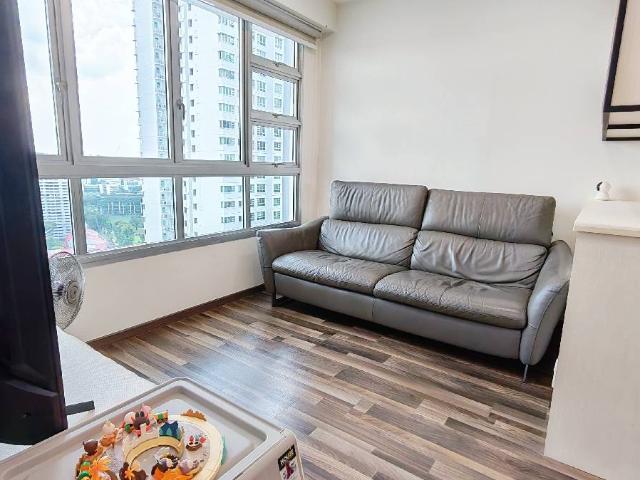 130B Lorong 1 Toa Payoh HDB Apartment For Sale, $850,000, 2 Bed 2 Bath 732 sqft $1,161.00 psf