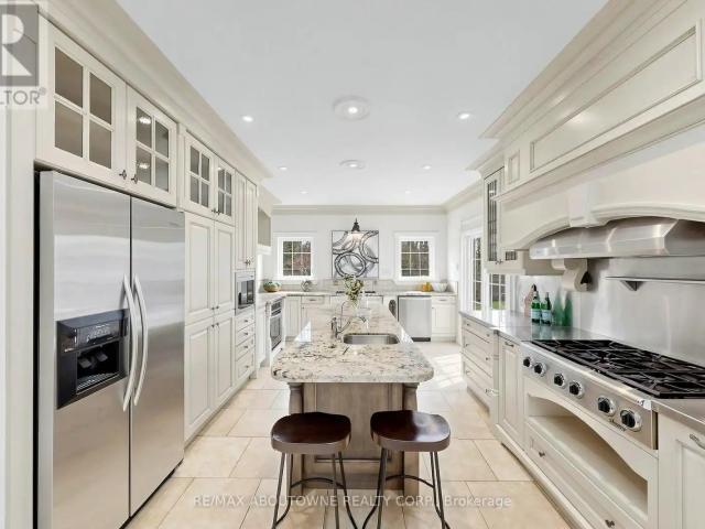1316 CAMBRIDGE DRIVE