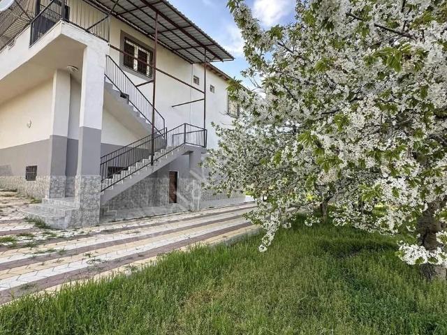 1318 M2 Arsa İçerisinde 3 Katlı Villa