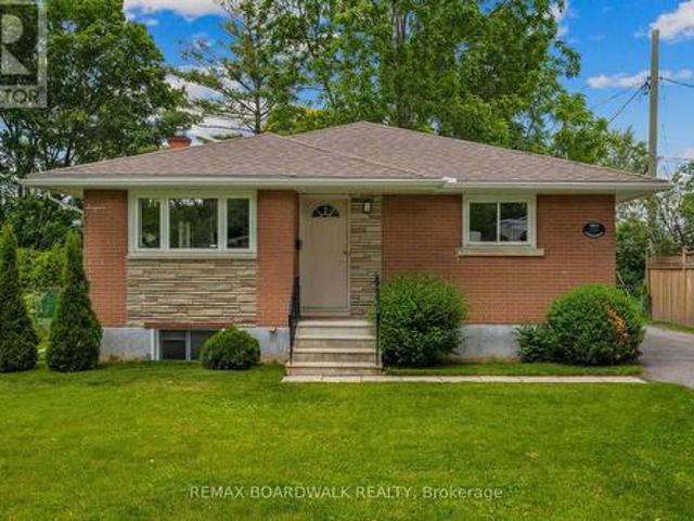 1311 Adirondack Drive, Ottawa, ON, K2C 2V7 house for sale | Listing ID X13475 | Royal LePage