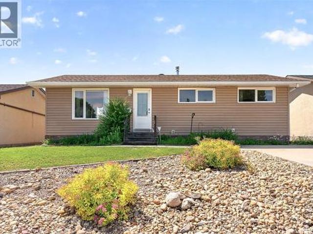 1311 Stadacona Street W, Moose Jaw, SK, S6H 6L4 house for sale | Listing ID SK042278 | Royal LePage