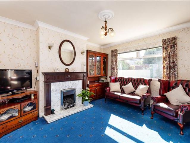 131 Collins Park, Whitehall, Dublin 9 Sherry FitzGerald Clontarf 4832 MyHome. Ie Residential
