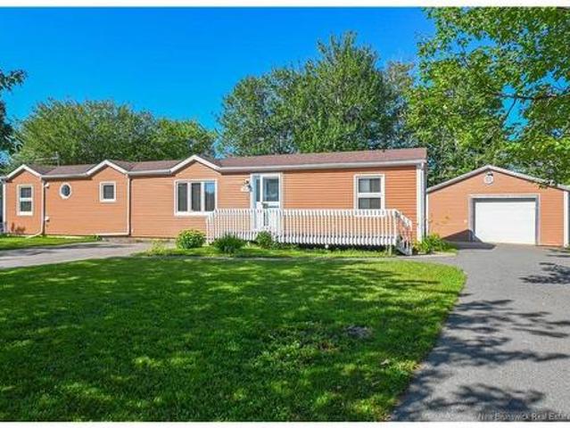 131 Loudun Ave, Shippagan, NB, E8S 1X4 house for sale | Listing ID NB146775 | Royal LePage
