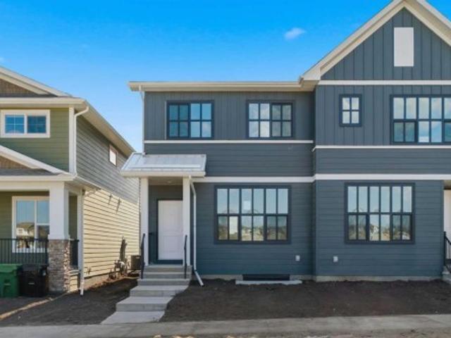 131 Royston Way Nw, Calgary, AB, T3L 0N7 house for sale | Listing ID A2332 | Royal LePage