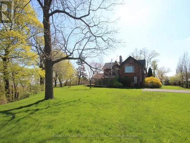 131 Ridge Road, Hamilton, ON, L6J 2W1 Luxury House for sale | Listing ID X11988 | Royal LePage Carriage Trade Luxury Properties