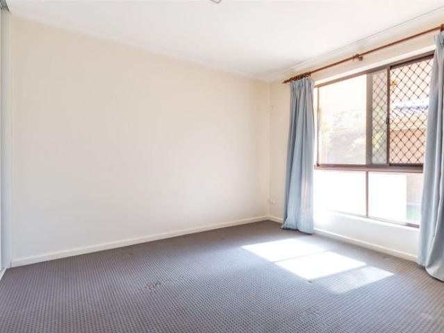 Charming unit in great location!