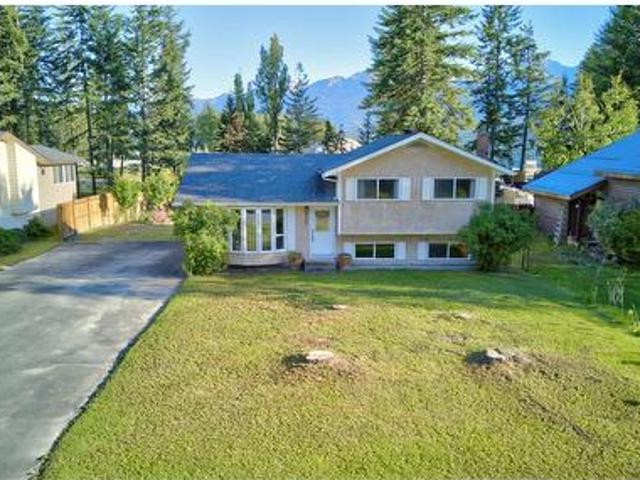 1325 Pine Drive, Golden, BC, V0A 1H1 house for sale | Listing ID 10394 | Royal LePage
