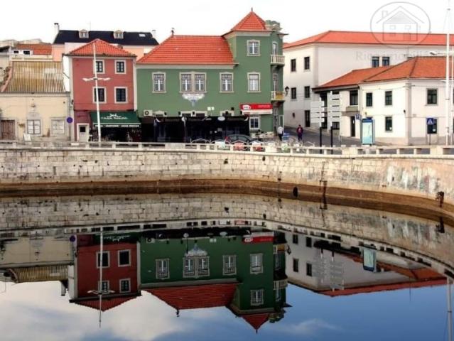 1325A Venda de apartamento T1 em plena Avenida do Mar, Peniche