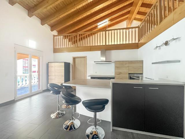 Saxon Attique de 184 m² au calme, terrasse couverte et 2 places de parc couvertes