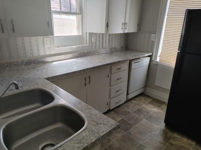 1326 ATHOL 2 BEDROOMS