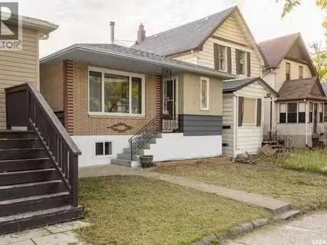 1321 Victoria Avenue, Regina, SK, S4P 0P2 house for sale Li.