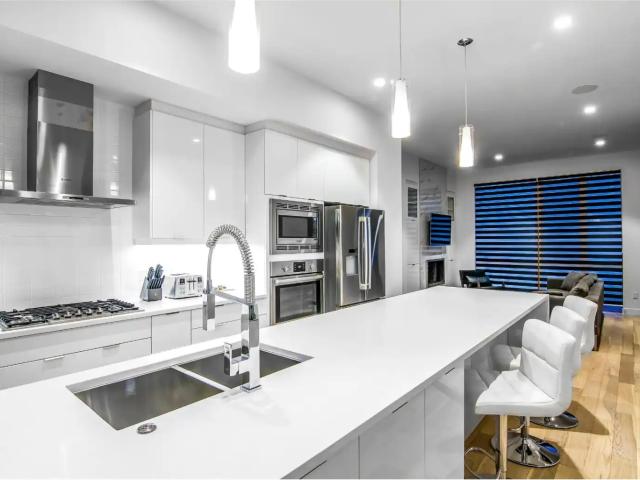 13220 102 AV NW