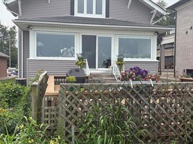 13222 Riverside Drive, Tecumseh, ON, N8N 2M6 house for sale | Listing ID 26019 | Royal LePage