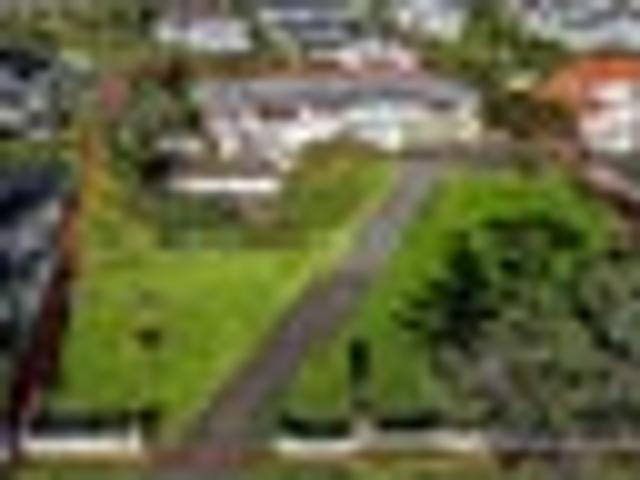 1322sqm site in Milford with Sea Views