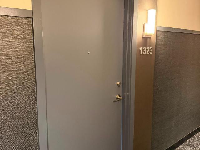 1323 2 Eglinton Avenue W, Mississauga | 2Beds/2Bath, Condo, $3,000/mo | Condos. Ca